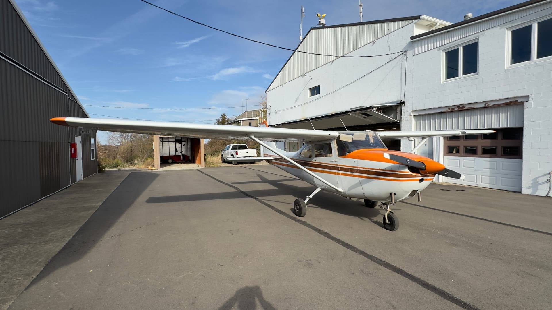 172F SKYHAWK
