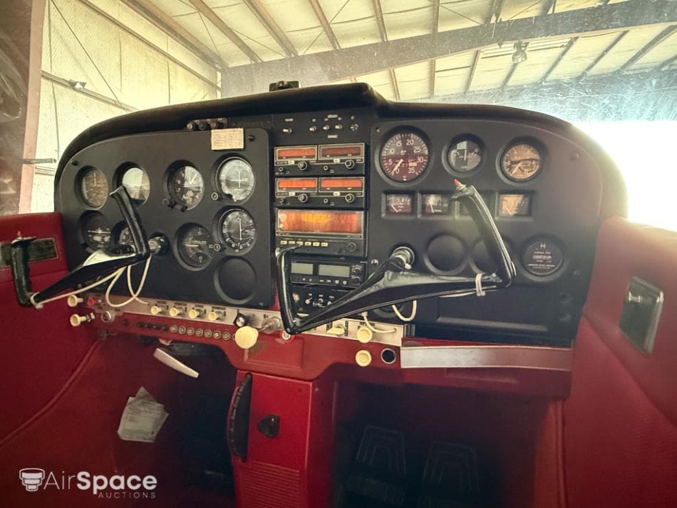 172H SKYHAWK
