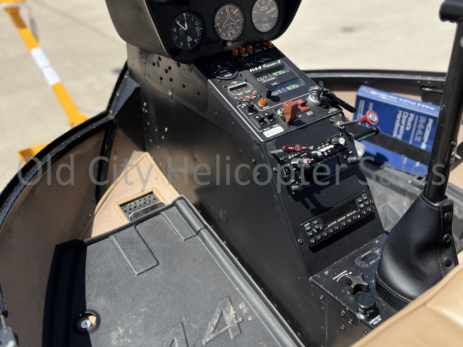 R44 RAVEN II w/ AC - Listing # 1271E