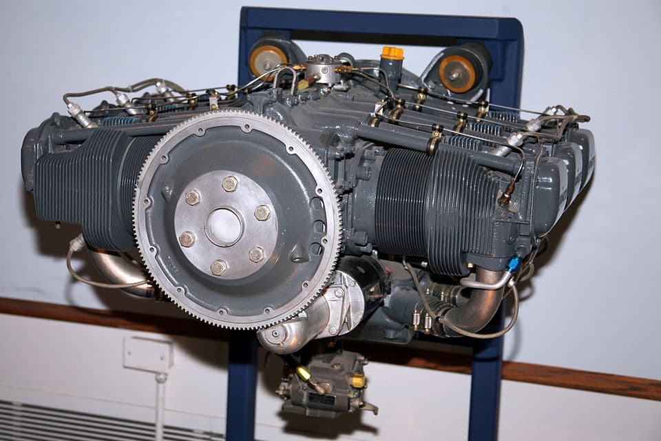Lycoming IO-540 vs Continental IO-520: An Engine Comparison