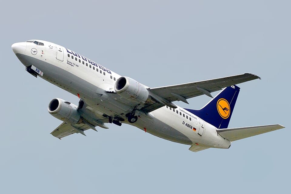 How Much Does a Boeing 737 Cost? New, Used, and Hourly Prices
