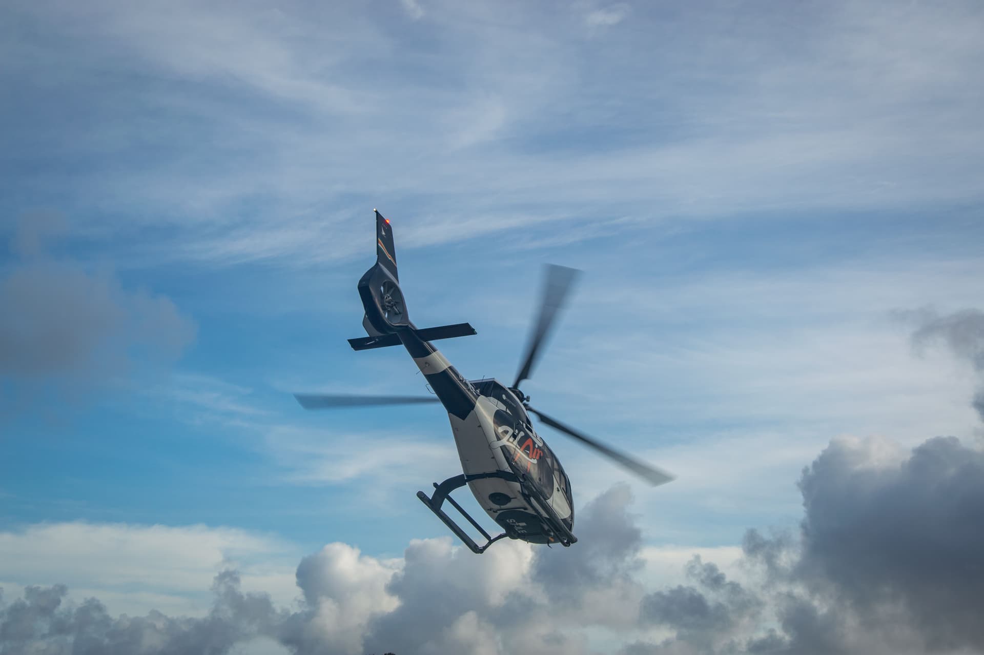 How Far Can a Helicopter Travel? Range by Type and What Affects It
