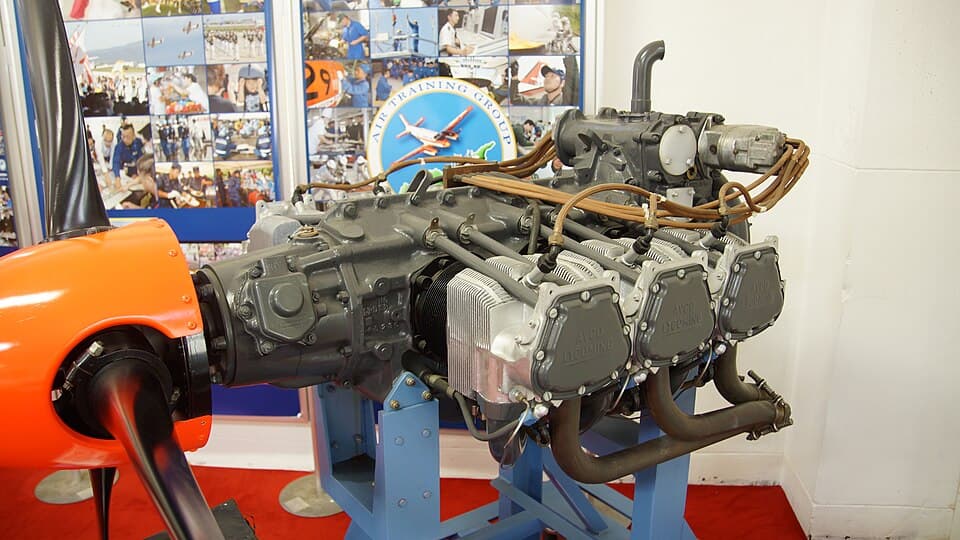 Lycoming Parallel Valve vs Angle Valve Engines: Key Differences and Performance