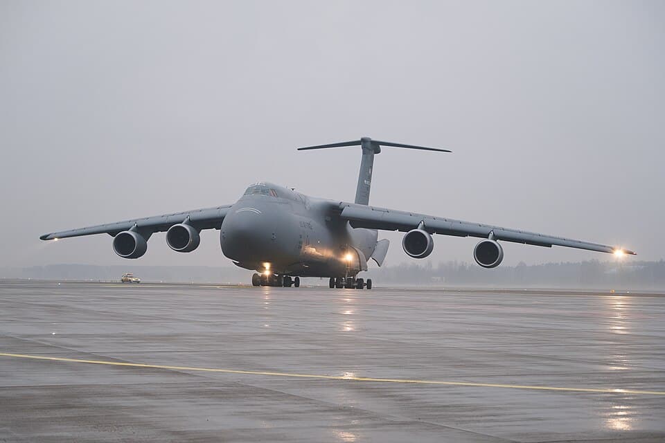 7 Best Cargo Planes That Changed the Way the World Ships