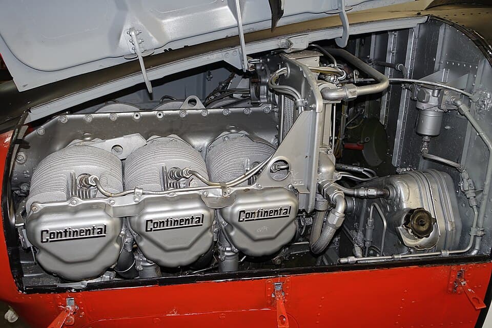 Continental IO-360 vs Lycoming IO-360 Aircraft Engines: How They Differ