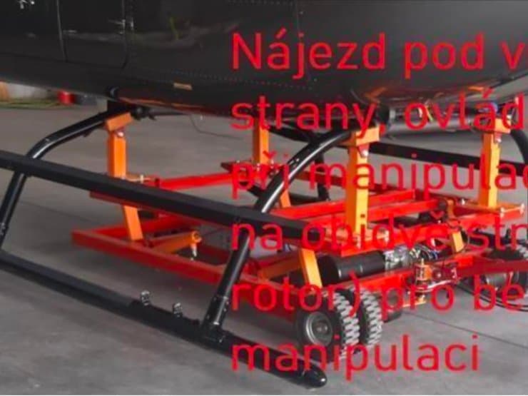 APplastic ST5 self-propelled hydraulic helicopter tug