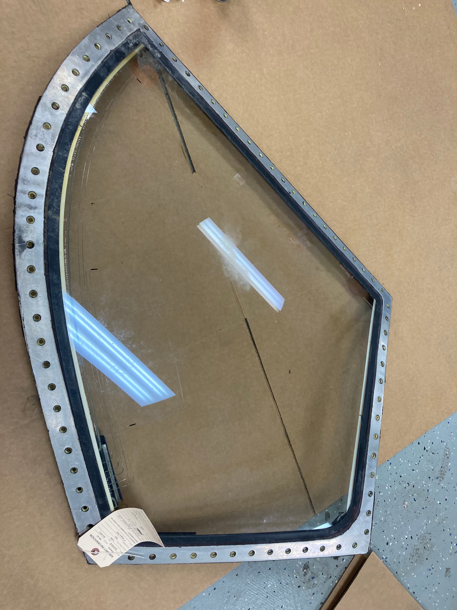 WINDSHIELD (L.H)