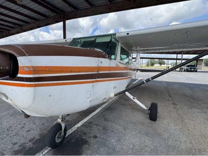 172N SKYHAWK