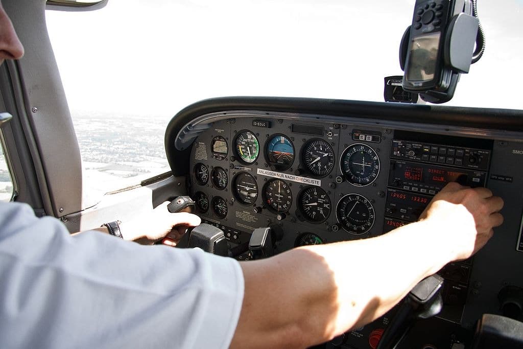 Leasing a Cessna 172 to a Flight School: Resale Pros and Cons