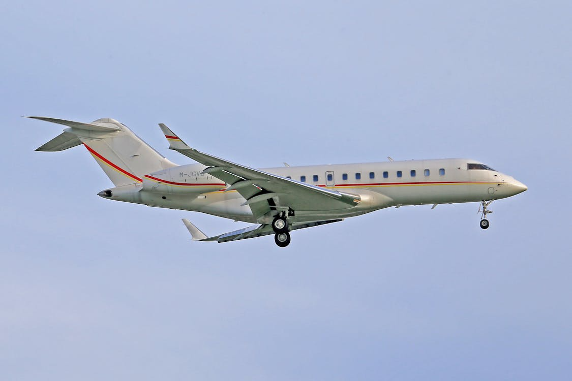 Bombardier vs Gulfstream: The Business Jet Showdown