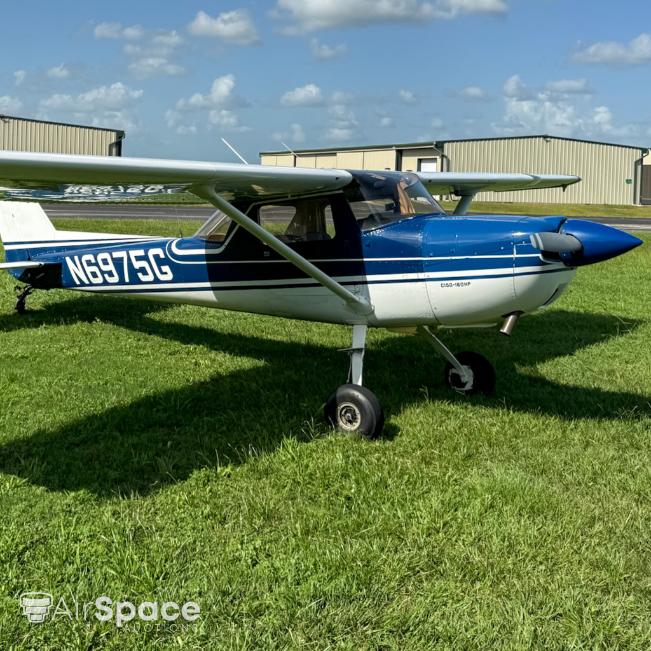CESSNA 150L aircraft image