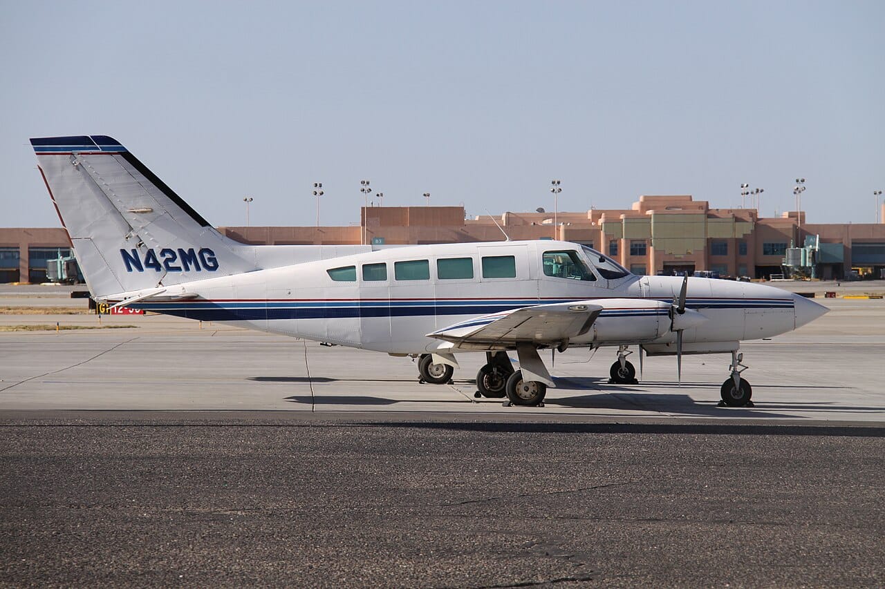 Navajo Chieftain vs Cessna 402C: Cost to Run