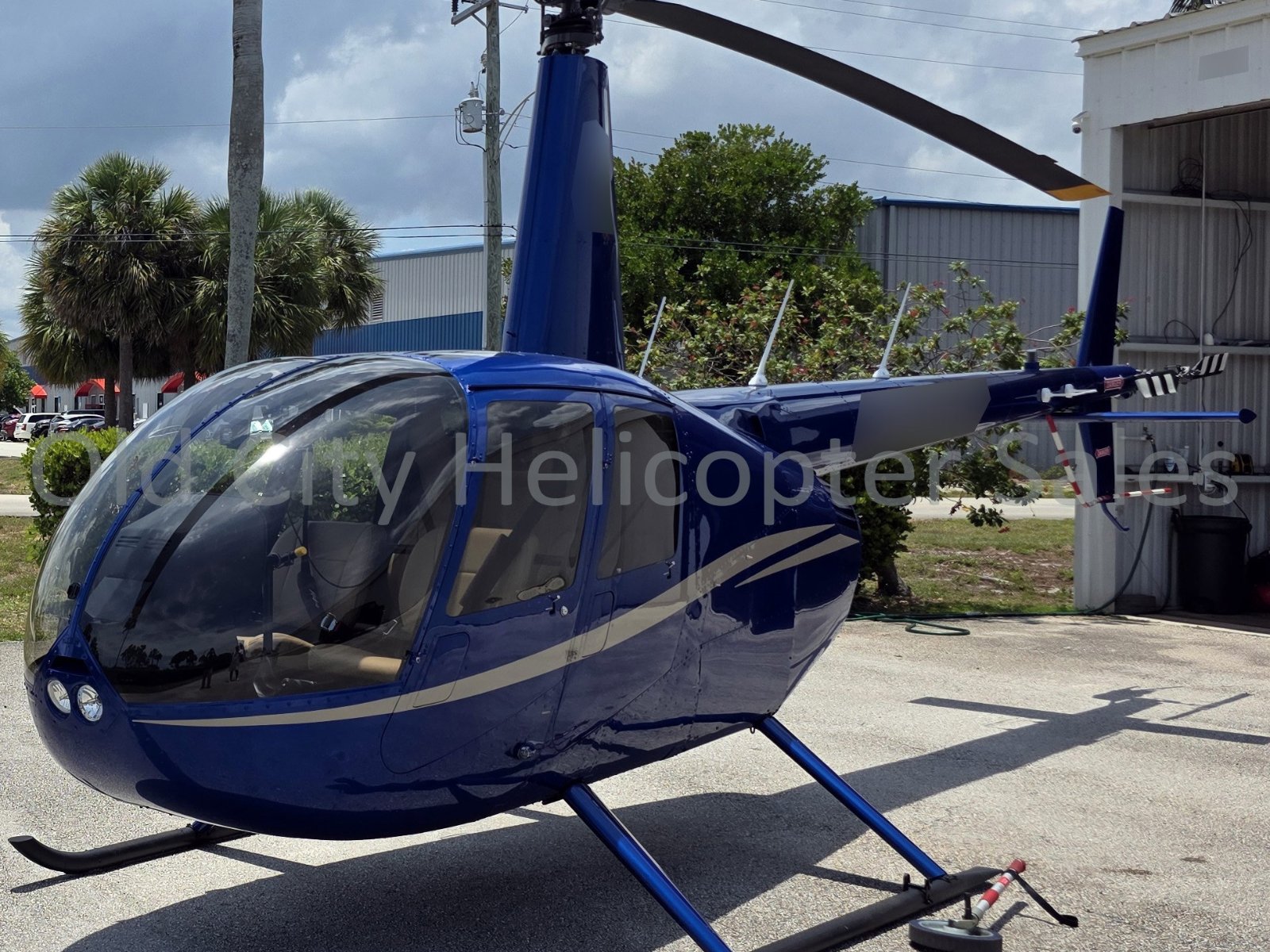 ROBINSON R44 RAVEN II aircraft image