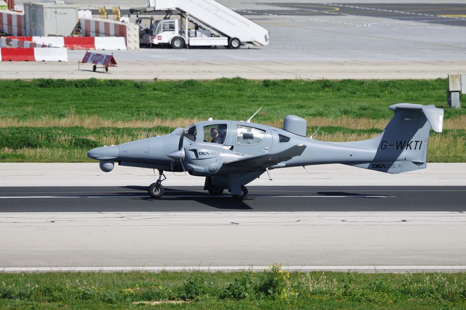 DA42 vs Seminole: Which Twin Costs Less?