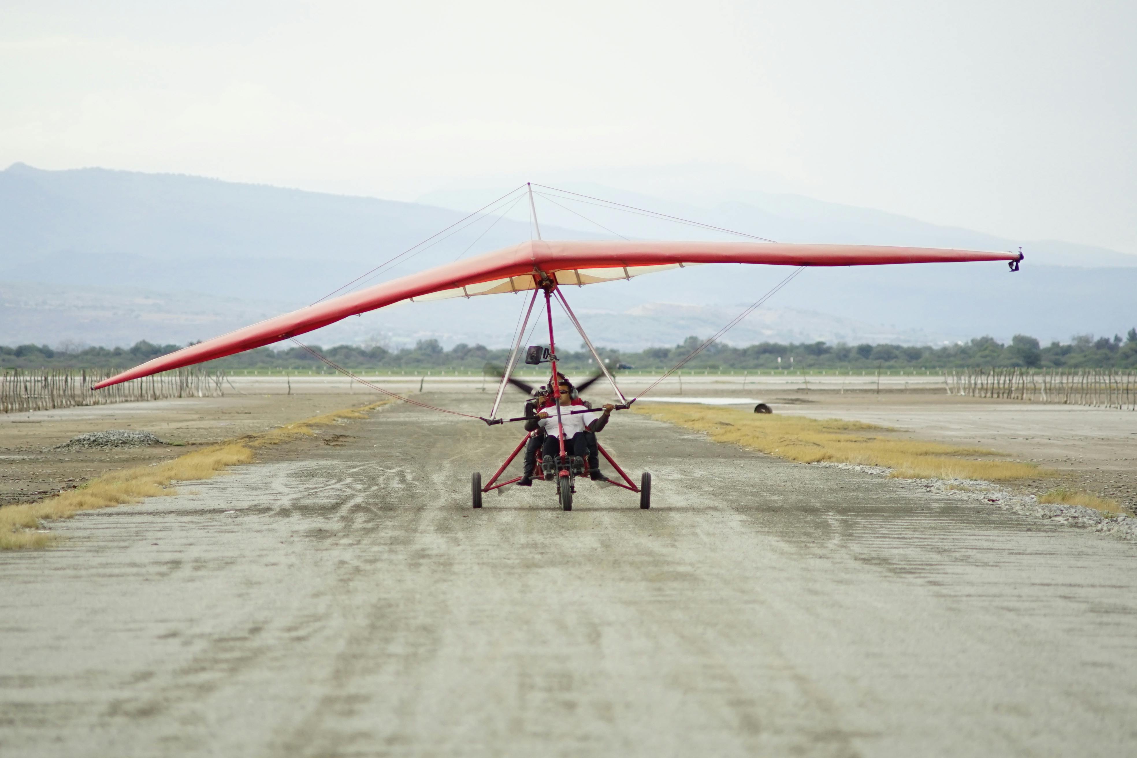 Planes That Don't Require a Pilot Certificate