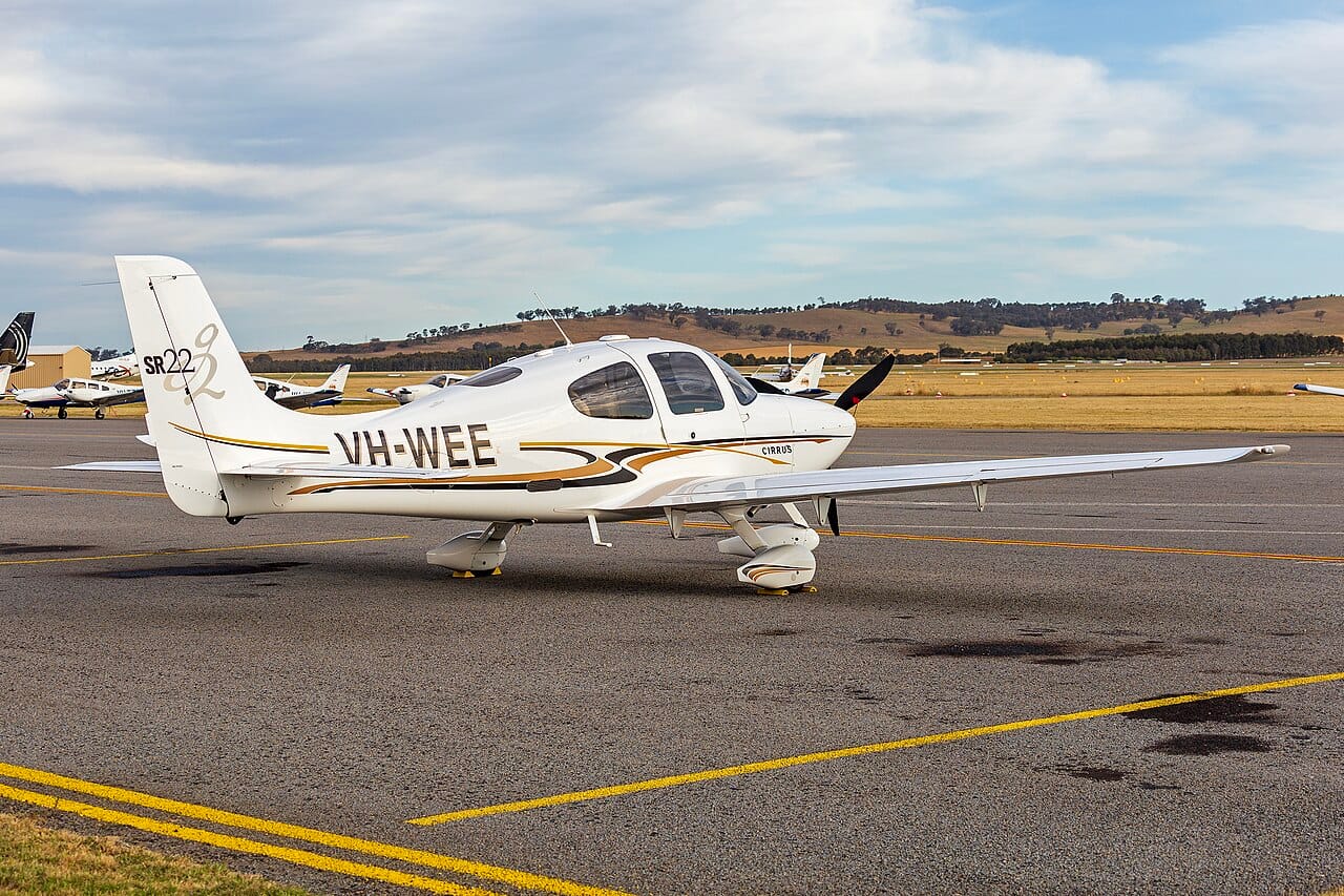 RV-10 vs SR22: What Ownership Really Costs