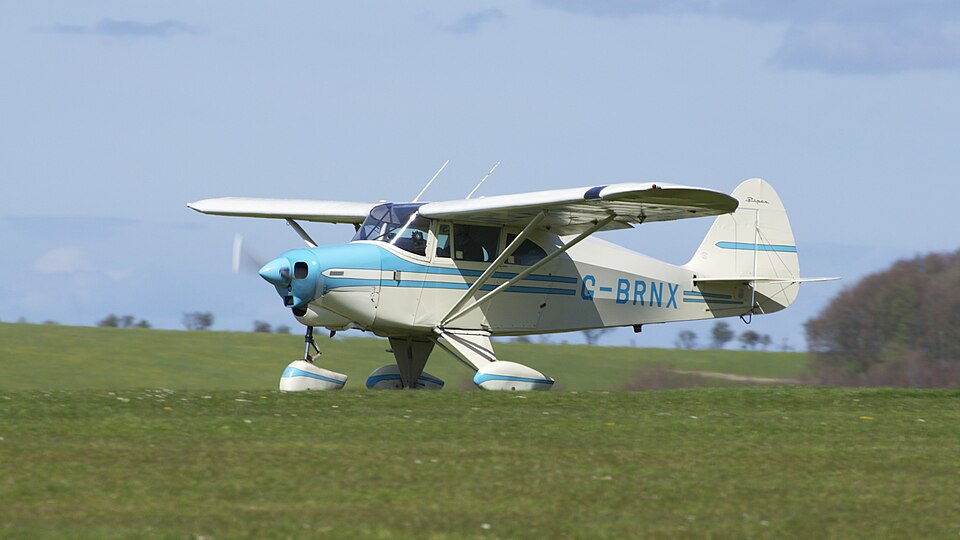 Piper Tri Pacer vs Cessna 172: Comparing Vintage Four-Seaters