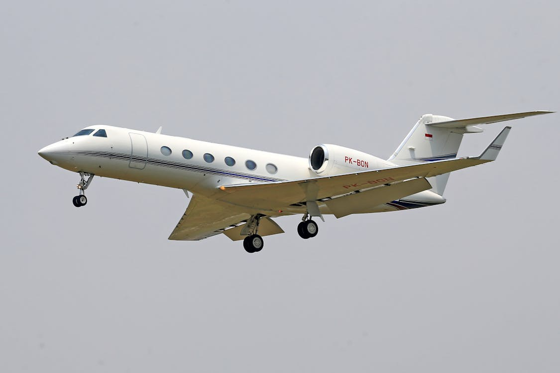 Gulfstream vs Airbus: Head-to-Head Jet Comparison
