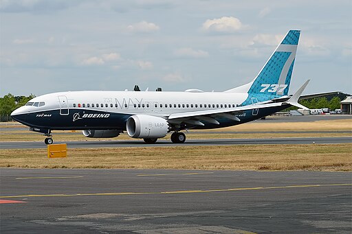 How to Tell If a Plane Is a 737: Spotter’s Guide