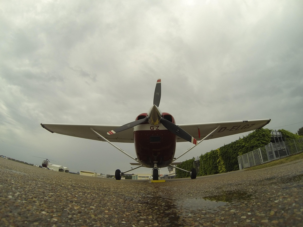 Differences Between Carbureted and Fuel-Injected Cessna 172 Engines