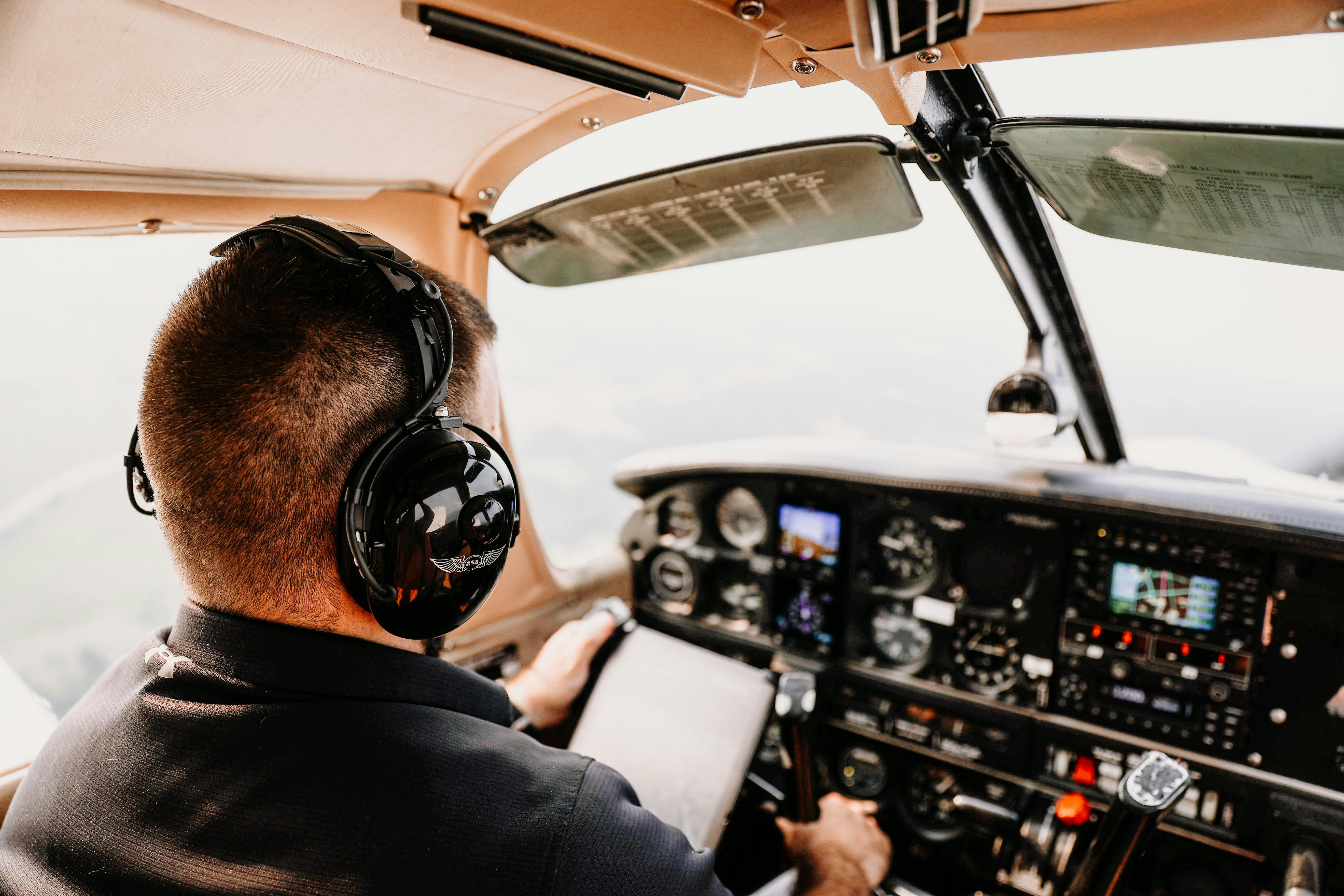 9 Cheapest Ways to Learn How to Fly: Smart Ways to Save on Pilot Training