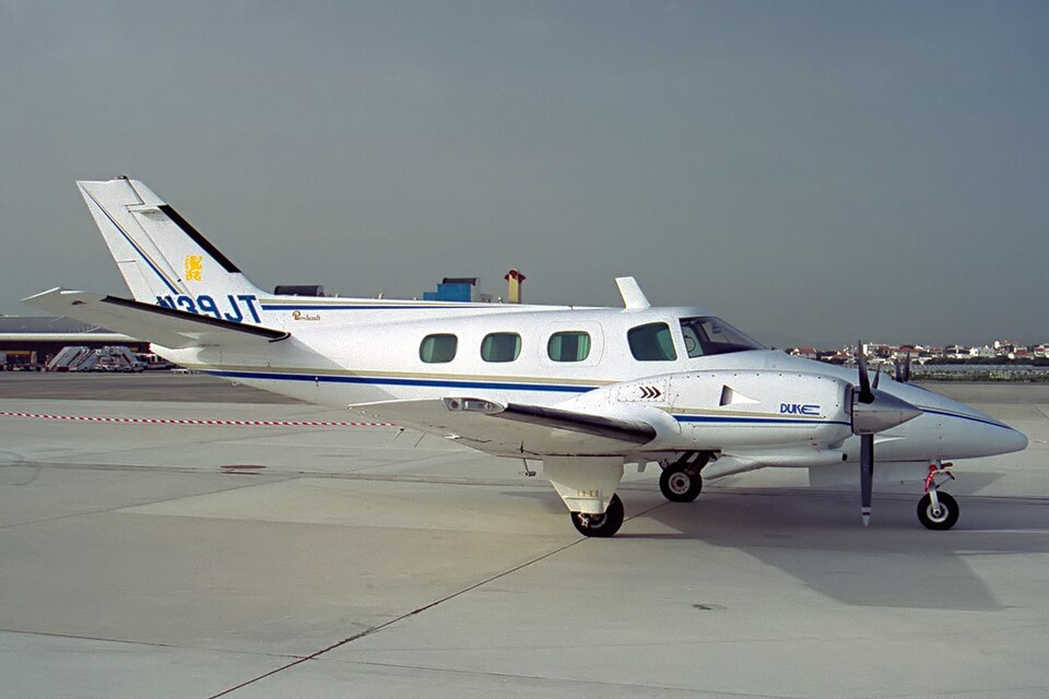 Beechcraft Duke vs Baron: Which Beech Twin Wins for Real-World Owners