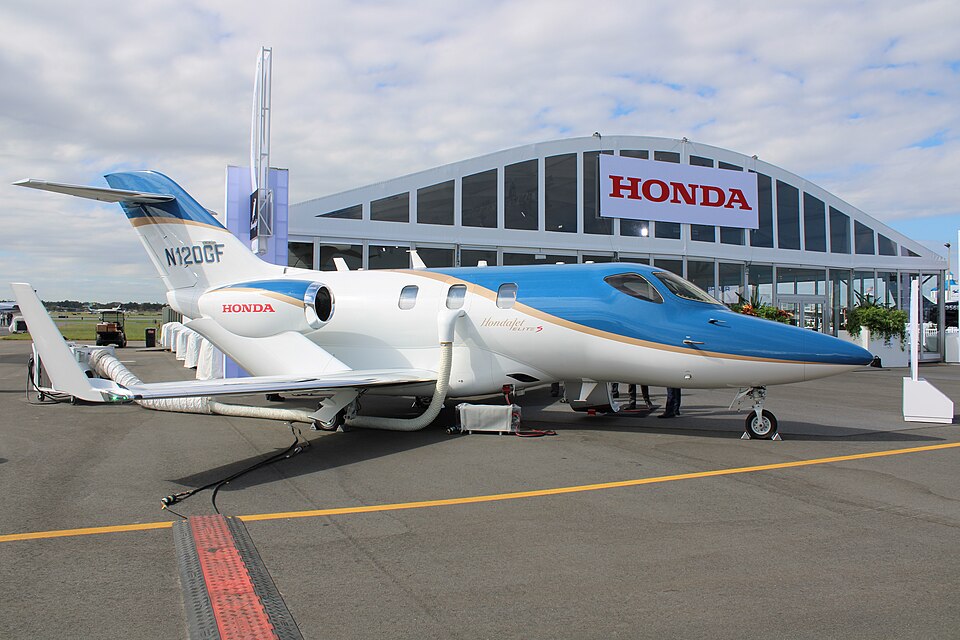 10 Best Small Luxury Planes for Comfort, Speed, and Style