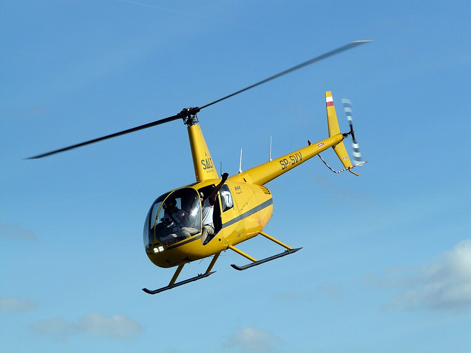 7 Best Four Seat Piston Helicopters: Models Worth a Look