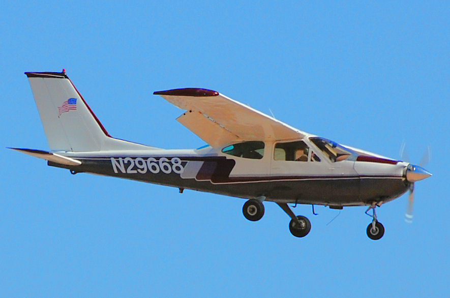 Cessna 177 Cardinal vs. 172 Skyhawk: How Do They Differ?