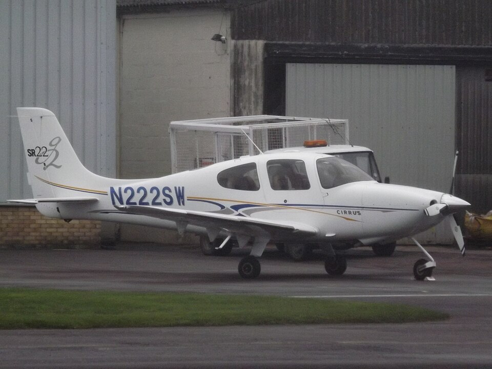 Diamond DA50 vs Cirrus SR22: How Do These High-Performance Singles Compare?