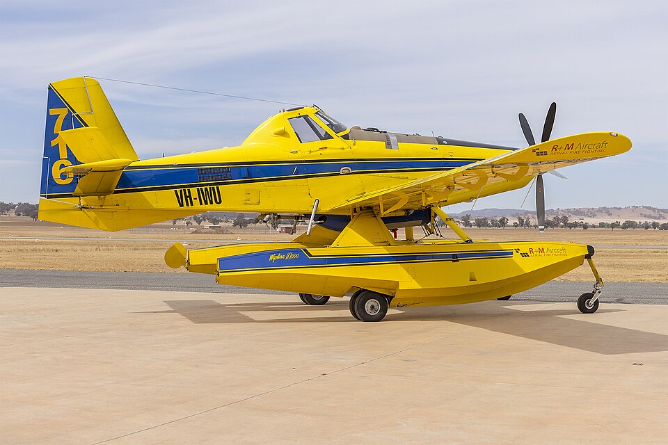 8 Best Small Firefighting Planes
