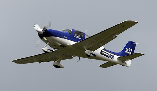 Cessna 182 vs Cirrus SR22: A Comparison Guide